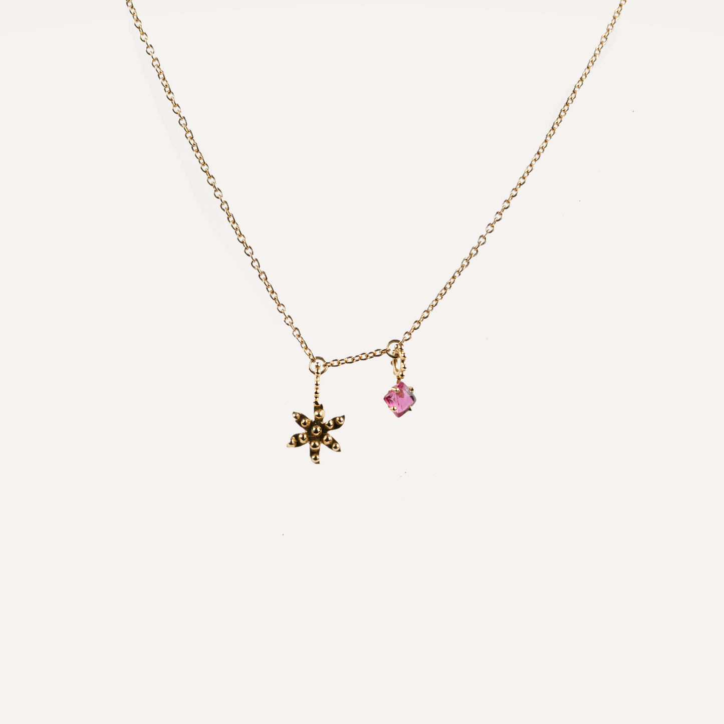 Collier Bohème fleur des champs, tourmaline rose et or jaune recyclé 18k 750/1000