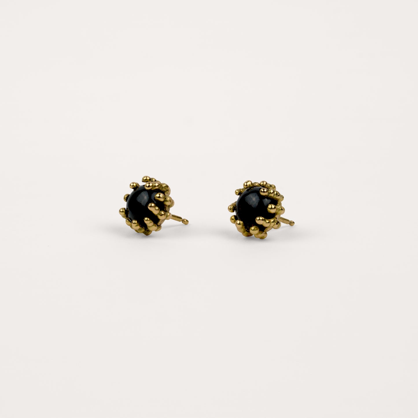 Boucles d'oreilles Boules d'amour onyx et or jaune recyclé 18k 750/1000