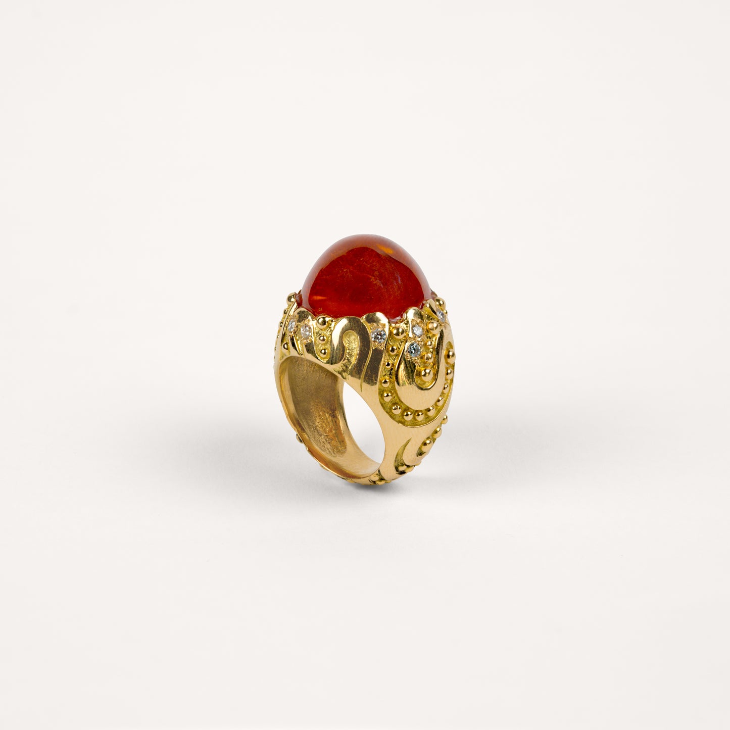 Bague Cabinet de curiosité grenat spessartite, 10 diamants et or jaune recyclé 18k 750/1000
