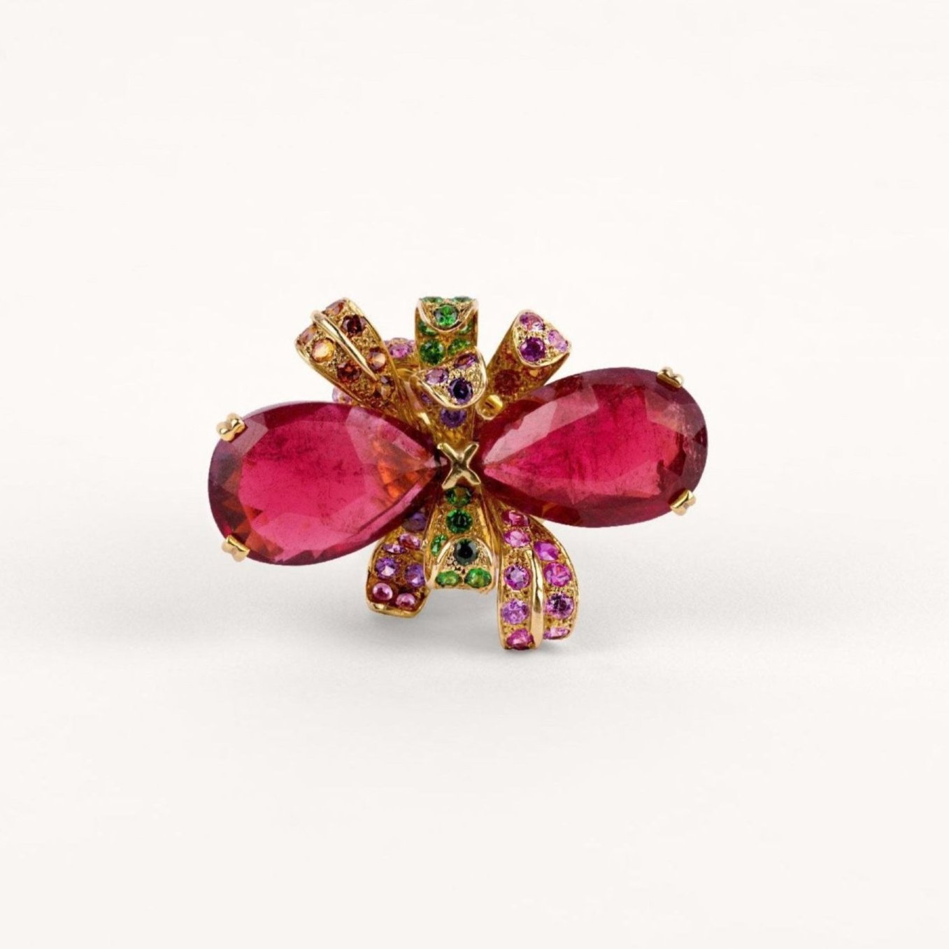 Bague caraba Cabinet de curiosité rubellites facettées poire, grenats tsavorites, spessartites cognacs et oranges, diamants et or jaune recyclé 18k 750/1000