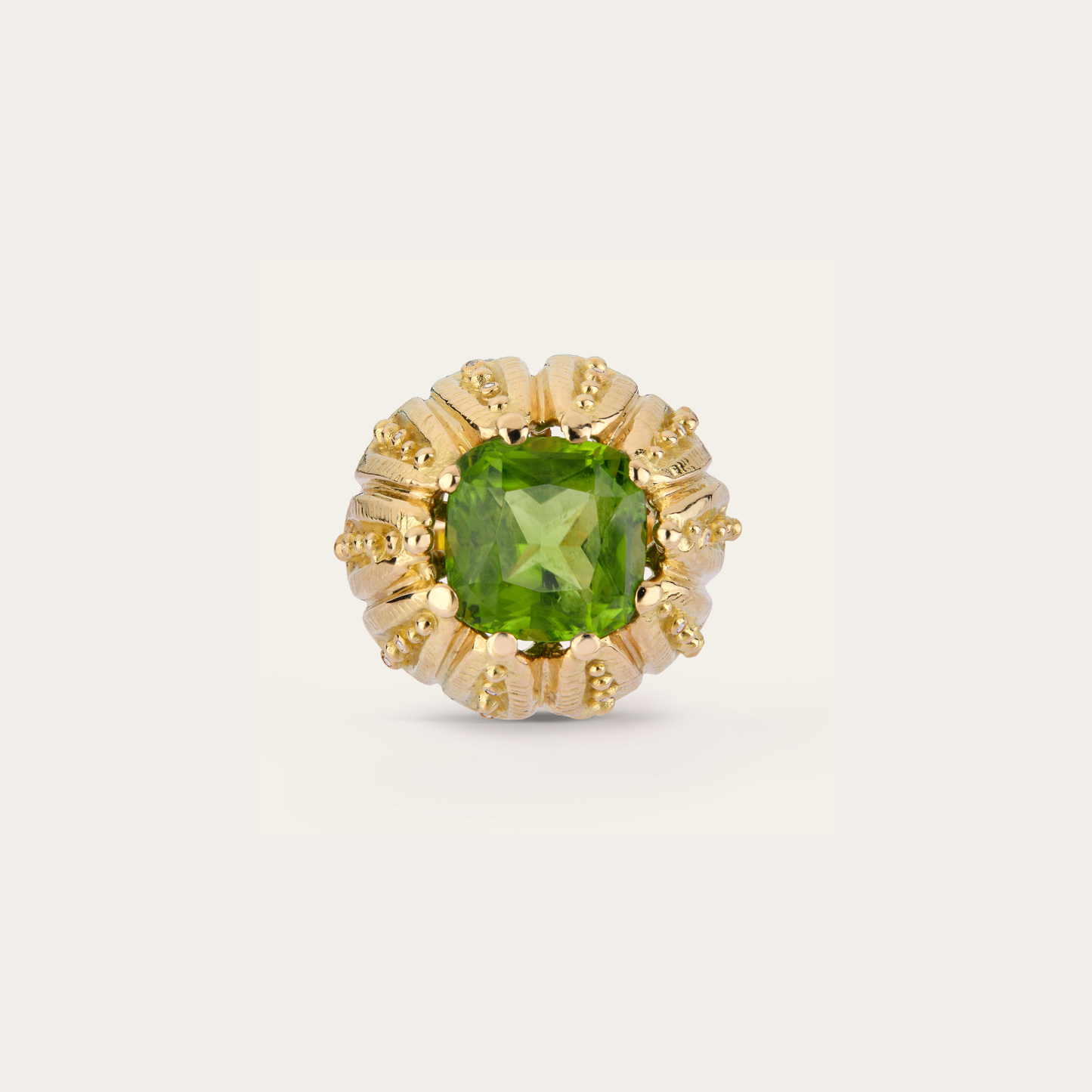 Bague Cabinet de curiosité péridot, diamants et or jaune 18K 750/1000