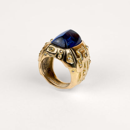 Bague Sirène de Namibie Cabinet de curiosité tanzanite taille pain de sucre et or jaune recyclé 18k 750/1000