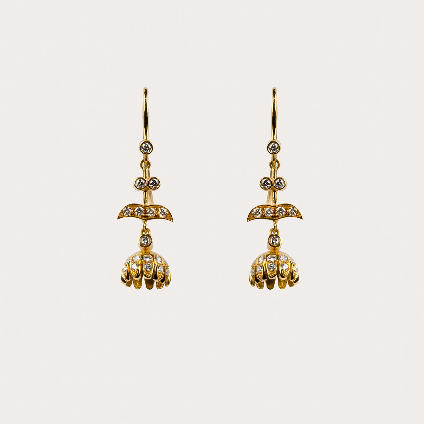 Boucles d'oreilles Olympia clochettes, diamants et or jaune recyclé 18k 750/1000