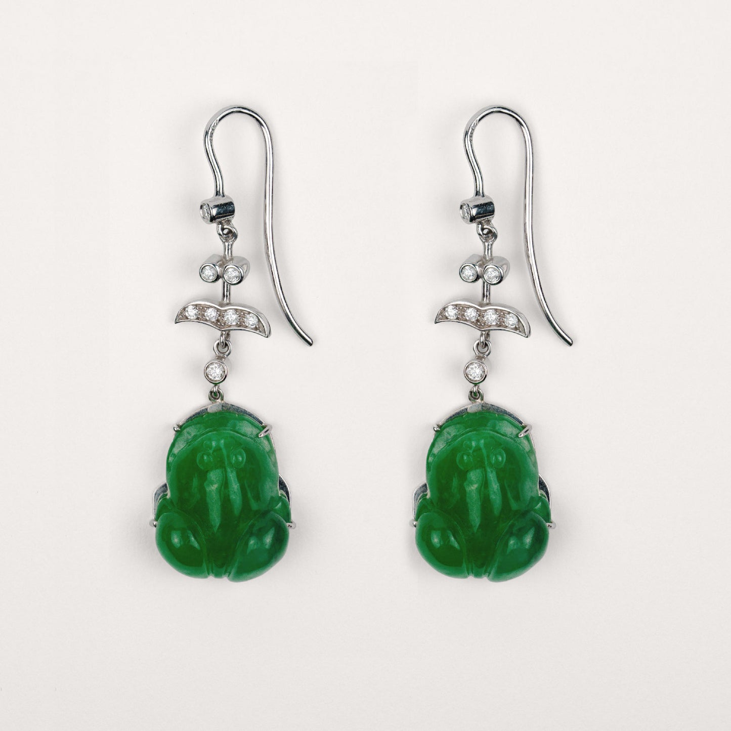 Boucles d'oreilles Olympia grenouille jade vert et or blanc recyclé 18k 750/1000