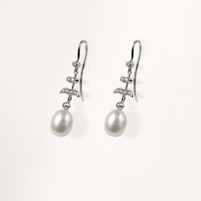 Boucles d'oreilles Olympia perle blanche, diamants et or blanc recyclé 18k 750/1000