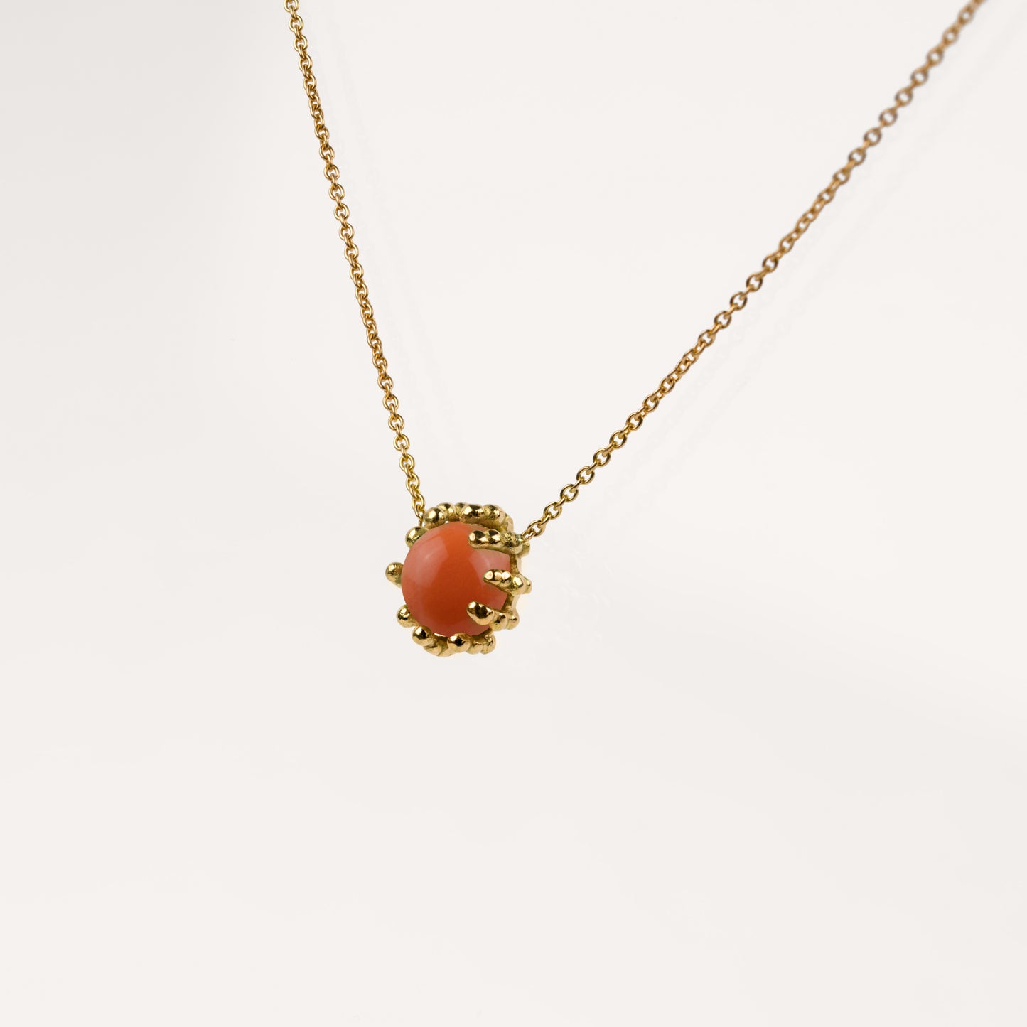 Collier pendentif mini Boules d'amour corail et or jaune recyclé 18k 750/1000