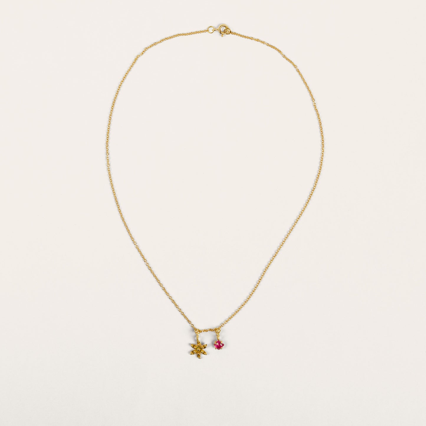 Collier Bohème fleur des champs, tourmaline rose et or jaune recyclé 18k 750/1000